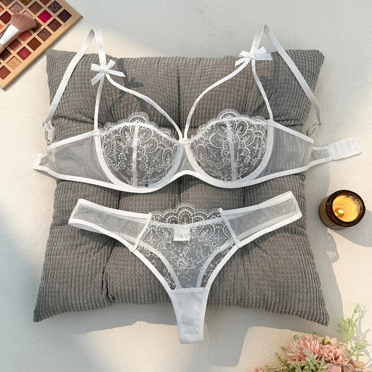 White Sexy Underwear Set, An Experience of Daily Intimate Life That Is Both Pure and Exudes Allure ZA824057